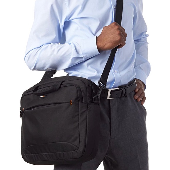 Amazon Basic 15.6in laptop bag - Picture 3 of 8